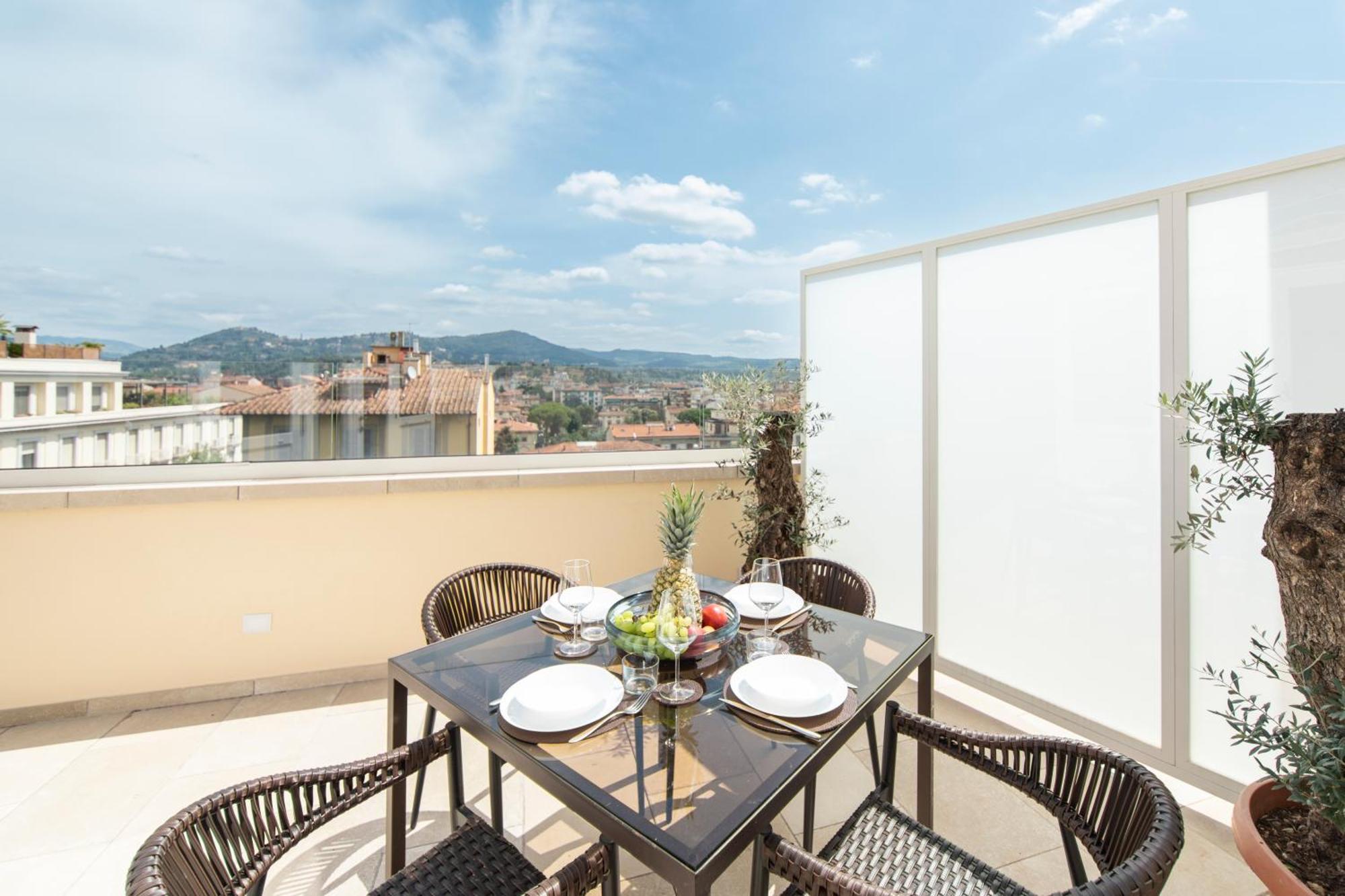 Penthouse With Terrace Over * Florencia
