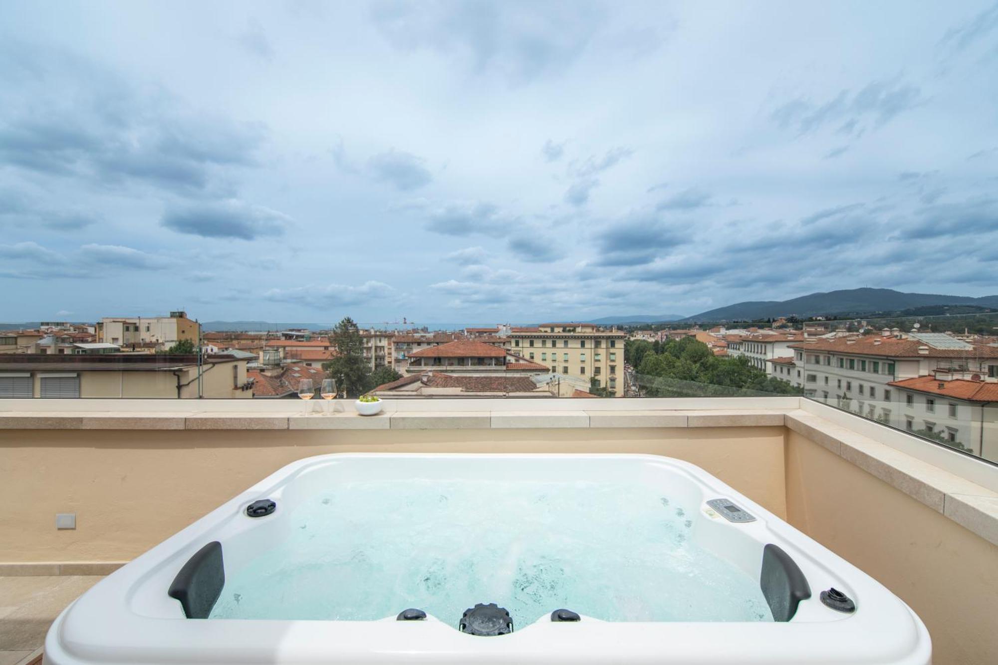 Penthouse With Terrace Over Florencia
